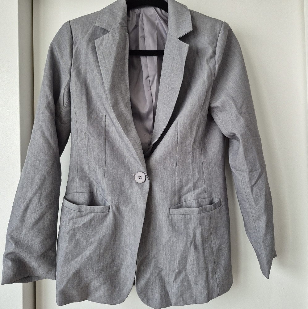 Chic Light Gray Blazer